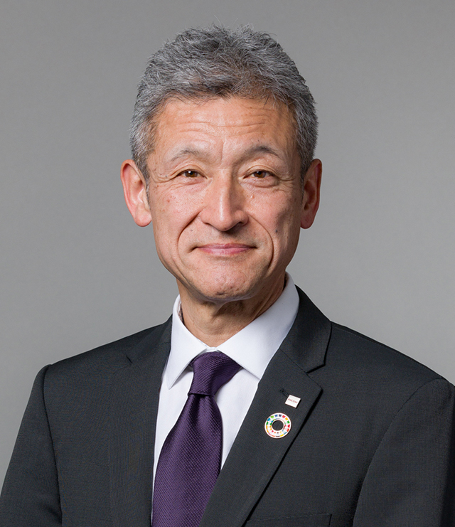 画像：代表取締役 社長執行役員　冨永 康一郎